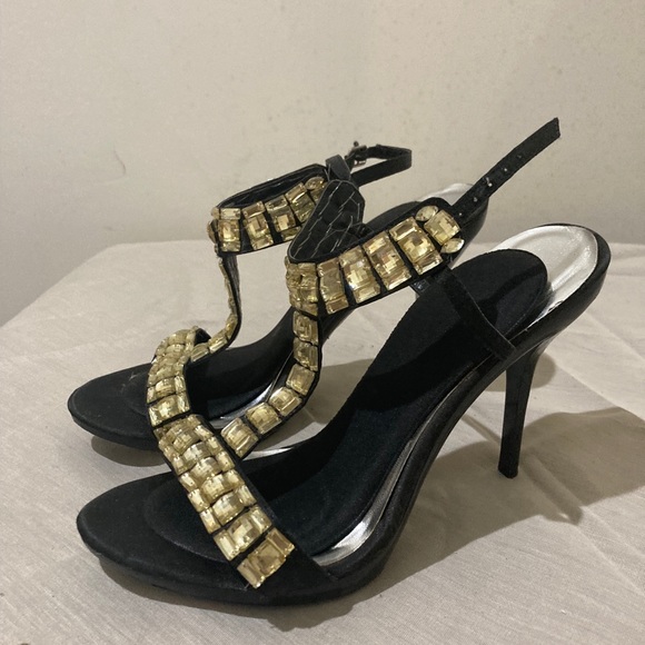 Black heels with crystals - Picture 2 of 3